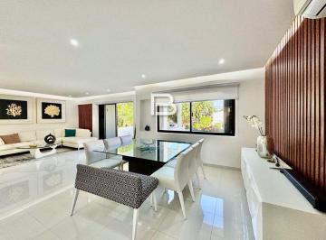 Departamento · 235m² · 3 Recámaras · 2 Estacionamientos · Amueblado Penthouse en Renta Isla Dorada Cancún