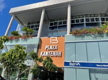 Local comercial · 450m² · Locales en Renta Plaza Kantenah en Playa del Carmen