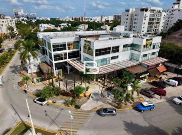 Local comercial · 934m² · En Remta Locales en Plaza Av Kabah