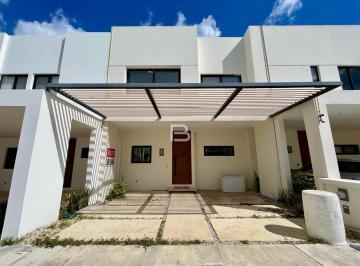 Casa · 120m² · 3 Recámaras · 2 Estacionamientos · Casa en Renta Amueblada en Cancún Arboleda
