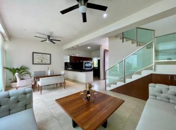 Casa · 120m² · 3 Recámaras · 2 Estacionamientos · Casa en Renta en Cancun con Alberca