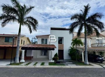 Departamento · 350m² · 4 Recámaras · 4 Estacionamientos · Isla Dorada Casa en Renta Amueblada Renta