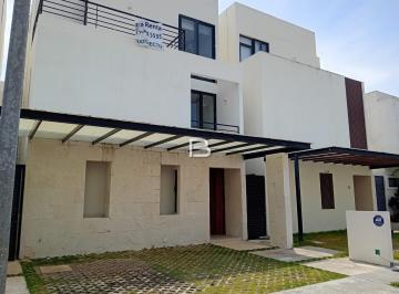 Casa · 200m² · 3 Recámaras · 2 Estacionamientos · En Renta Casa en Residencial Aqua en Cancun