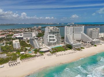 Departamento · 371m² · 3 Recámaras · 2 Estacionamientos · Departamento Penthouse en Renta Emerald Cancun Zona Hotelra