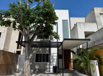 Casa · 305m² · 4 Recámaras · 2 Estacionamientos · Casa en Renta en Residencial Aqua en Cancun