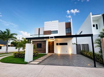 Casa · 354m² · 4 Recámaras · 2 Estacionamientos · Casa en Renta en Residencial Lagos del Sol Cancun