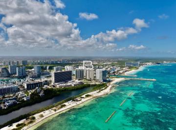 Departamento · 281m² · 3 Recámaras · 2 Estacionamientos · Departamento en Puerto Cancún