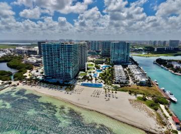 Departamento · 260m² · 3 Recámaras · 2 Estacionamientos · Departamento en Puerto Cancún