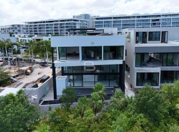 Casa · 450m² · 5 Recámaras · 2 Estacionamientos · Casa en Venta Beach Front en Lagunas 2 Puerto Cancun