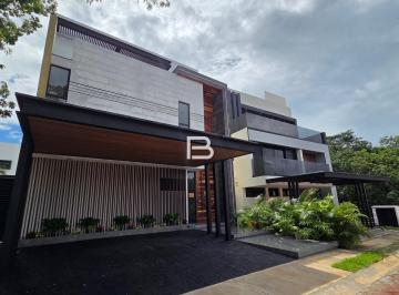 Casa · 220m² · 4 Recámaras · 2 Estacionamientos · Casa en Fraccionamiento Vía Cumbres