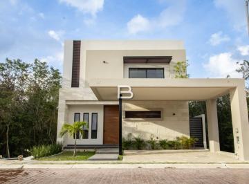 Casa · 232m² · 4 Recámaras · 2 Estacionamientos · Casa en Fraccionamiento Vía Cumbres