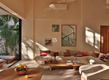 Casa · 360m² · 6 Recámaras · 2 Estacionamientos · Casa en Venta en Tulum con Rooftop