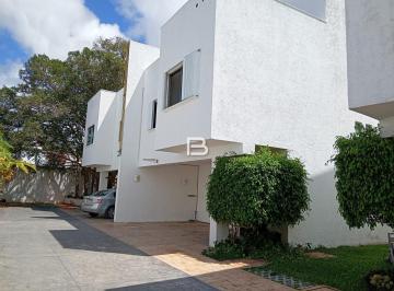 Casa · 3 Recámaras · 2 Estacionamientos · En Venta Casa en Residencial Catania en Cancun