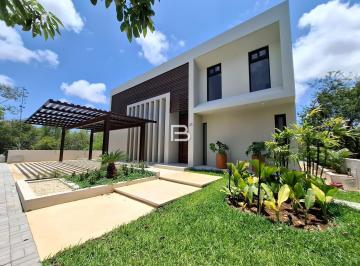 Casa · 401m² · 4 Recámaras · 3 Estacionamientos · En Venta Casa en Country Club Cancun