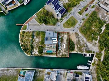 Terreno / Lote · 450m² · Terreno en Puerto Cancún