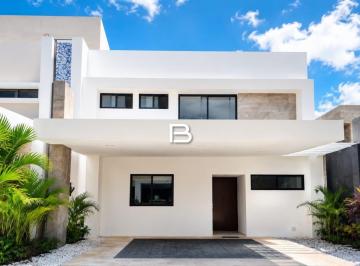 Casa · 160m² · 4 Recámaras · 2 Estacionamientos · Casa en Residencial Río