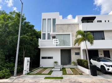 Casa · 116m² · 3 Recámaras · 2 Estacionamientos · Casa en Arbolada