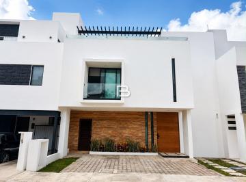 Departamento · 275m² · 3 Recámaras · 3 Estacionamientos · Casa en Venta en Residencial Arbolada Cancun