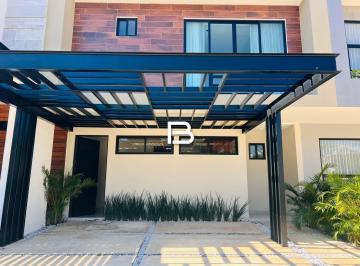 Casa · 138m² · 3 Recámaras · 2 Estacionamientos · Casa en Arbolada
