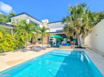 Casa · 432m² · 4 Recámaras · 2 Estacionamientos · Casa en Venta en El Tigrillo en Playa del Carmen