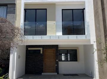 eb76de0226b295ef1043e38d6a5007cbada101c3de256dbec8982e490995a211 · Hermosa Casa Nueva en Vitana Residencial