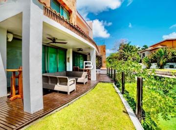 Casa · 530m² · 3 Recámaras · 4 Estacionamientos · Isla Dorada Casa en Venta con Muelle