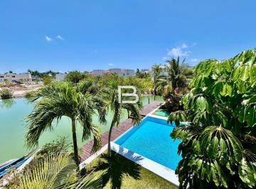 Casa · 450m² · 3 Recámaras · 3 Estacionamientos · Isla Dorada Casa en Remate en Cancun