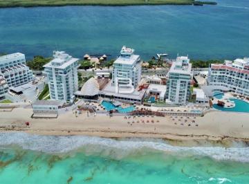 Departamento · 49m² · 1 Recámara · 1 Estacionamiento · Oleo Cancún Departamento en Venta