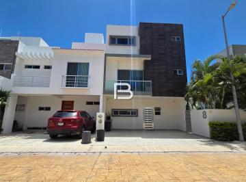 Casa · 220m² · 3 Recámaras · 2 Estacionamientos · Casa en Venta Residencial Arbolada Cancun