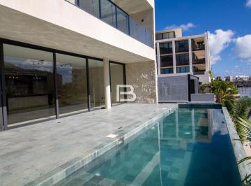 Casa · 400m² · 5 Recámaras · 5 Estacionamientos · Casa en Venta en La Marina Puerto Cancún
