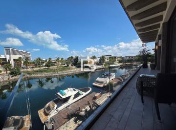 Casa · 750m² · 3 Recámaras · 6 Estacionamientos · Casa en Venta Puerto Cancun Canales
