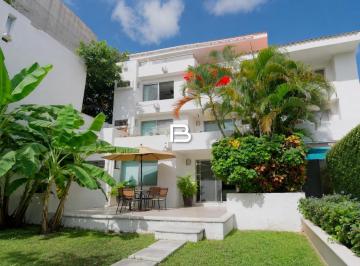 Departamento · 220m² · 3 Recámaras · 3 Estacionamientos · Departamento en Campestre