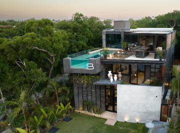 Casa · 382m² · 3 Recámaras · 2 Estacionamientos · Casa en Venta de 6 Habitaciones en Tulum con Alberca Privada