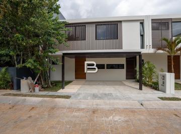 Casa · 168m² · 4 Recámaras · 2 Estacionamientos · Casa en Arbolada