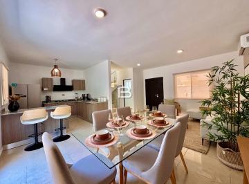 Casa · 147m² · 2 Estacionamientos · En Venta Casa en Residencial Catania Cancun