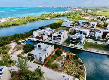Terreno / Lote · 450m² · Terreno en Puerto Cancún