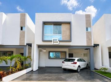 Casa · 149m² · 3 Recámaras · 2 Estacionamientos · Casa en Jardines del Sur