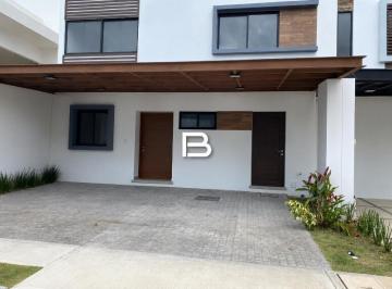 Casa · 147m² · 3 Recámaras · 2 Estacionamientos · Casa en Residencial Río
