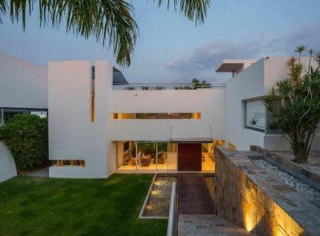 Casa en condominio de 3 habitaciones, Querétaro · Renta Hermosa Residencia Juriquilla con Alberca y y Amplios Jaedines