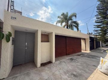 Casa de 4 habitaciones, Zapopan · Casa en Venta Col. Jardines Vallarta, Zapopan Jalisco.
