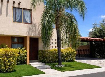 N/A · Casa Amplia en Puerta Real | Fraccionamiento Privado con Amenidades