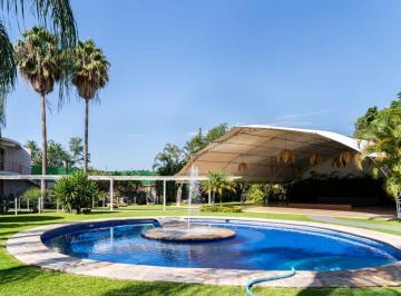 Huerta · 8000m² · 3 Recámaras · 30 Estacionamientos · Finca - Centro Jiutepec