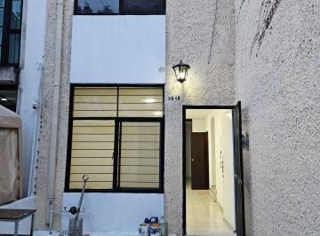 Casa de 3 habitaciones, Zapopan · Arboledas Av Galileo Galilei, Recamara en Planta Baja, 2 Baños Completos, Cocina Integral