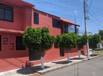 Casa de 4 habitaciones, Querétaro · Renta Casa Querétaro 2000 4 Rec 6 Est 1 Local 1 Bodega 4 Bañ Jardín Puerta Elec Ideal Oficina Factur