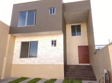 Casa · 200m² · 3 Recámaras · 2 Estacionamientos · Venta de Casa Al Norte de Cuernavaca, Lomas de Ahuatlan
