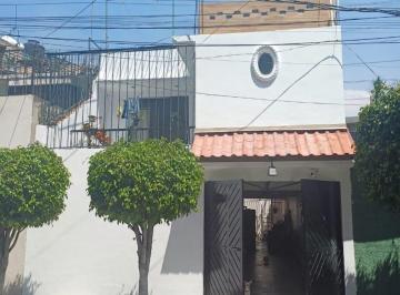 Casa de 3 habitaciones, Ecatepec de Morelos · ¡Tu Nuevo Hogar en Xalostoc, Ecatepec de Morelos!