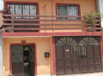 Casa de 4 habitaciones, León · Casa de Tres Pisos en Venta Leon I León, Gto. Cerca de Plaza Galerías.