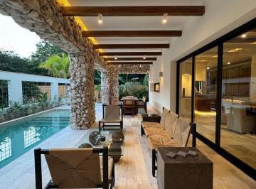 Casa en condominio · 490m² · 5 Recámaras · Casa en Venta en Cancún, Lagos del Sol.