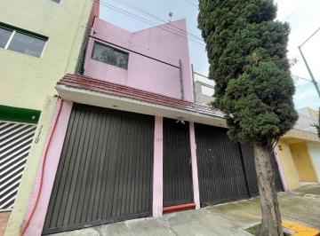 Casa en condominio de 3 habitaciones, Coyoacán · Casa en Condominio en Venta en Residencial Cafetales