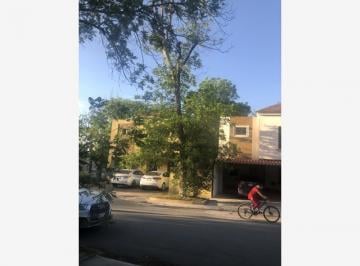 1 · Casa en Renta en Fraccionamiento, La Rosaleda, Saltillo - 3 Recámaras, Seguridad y Jardín